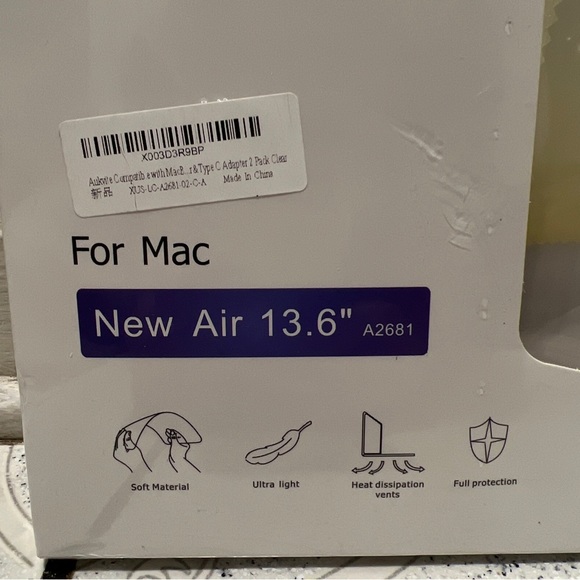 New MacBook 13.6 inch Clear 2-piece Hard shell Case Model Numbers: A2682 A3113 - Picture 2 of 8